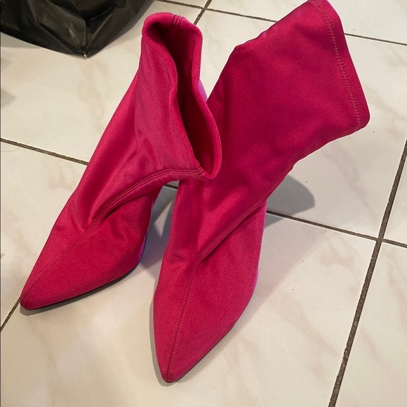 Elegant Pink Women's Boots - Picture 2 of 6